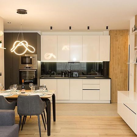 Modern Seaside Retreat 1Bd Apartments By Flat Mаnager Варна Екстериор снимка